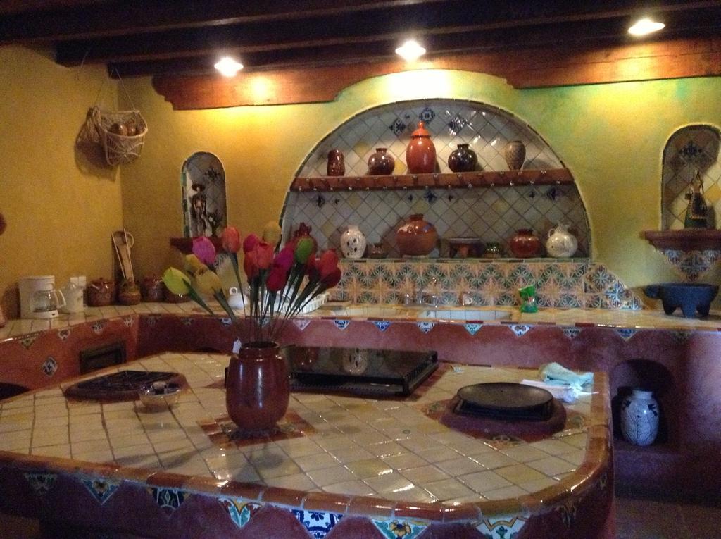 מלון Pátzcuaro Meson De San Antonio מראה חיצוני תמונה