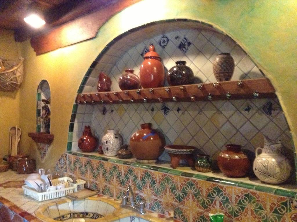 מלון Pátzcuaro Meson De San Antonio מראה חיצוני תמונה